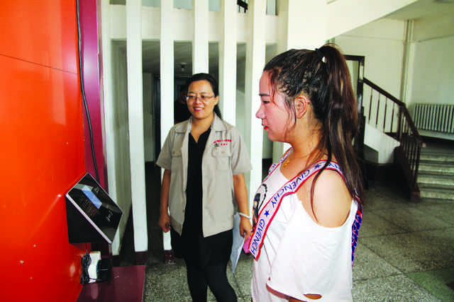 为加强公司机关基础管理,公司机关自本月1日起实行考勤刷脸管理制度