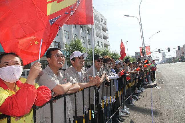 1579400396174666.jpg 赢博在线平台公司齐心协力护航包头首届马拉松赛2.jpg