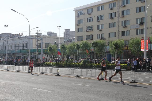 1579400419419904.jpg 赢博在线平台公司齐心协力护航包头首届马拉松赛4.jpg